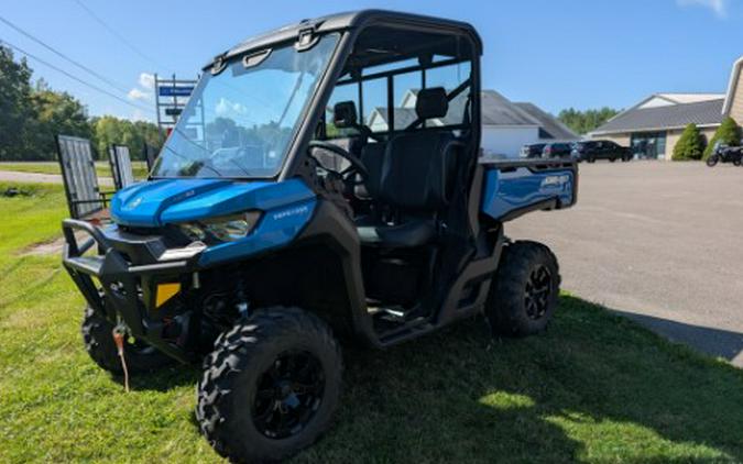 2023 Can-Am Defender DPS HD10