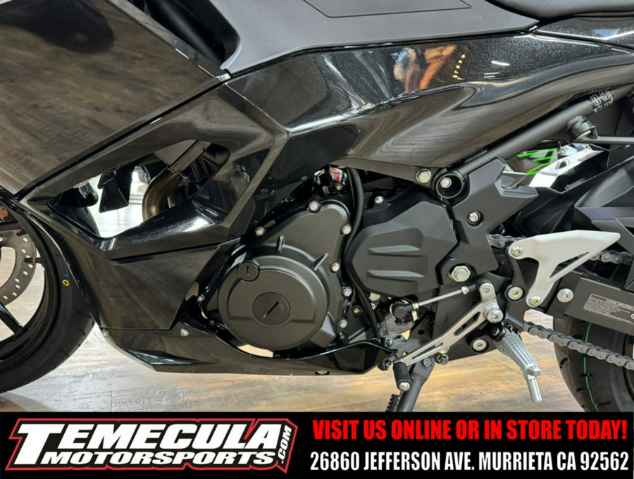 2024 Kawasaki Ninja® 500 Base