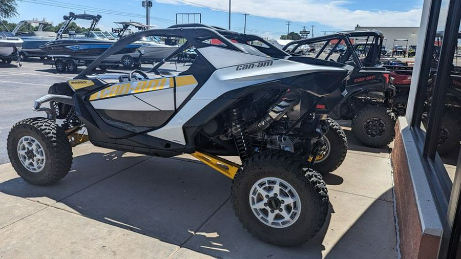 New 2024 CAN-AM MAVERICK R BASE 77 996NT GY 24