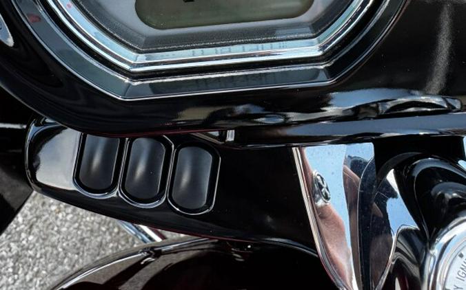 2017 Harley-Davidson Road Glide Special Velocity Red Sunglo