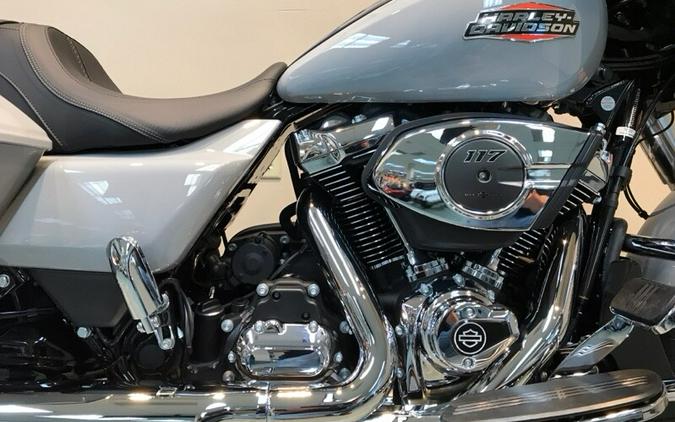 2024 Harley-Davidson® Street Glide® Billiard Gray