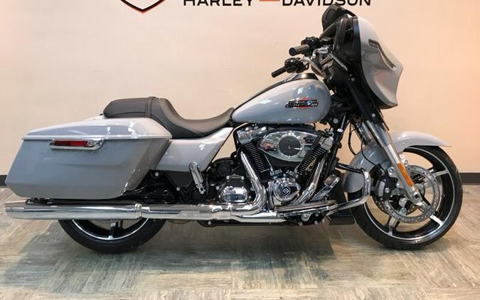2024 Harley-Davidson® Street Glide® Billiard Gray