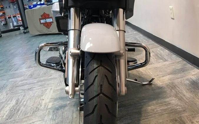 2024 Harley-Davidson® Street Glide® Billiard Gray