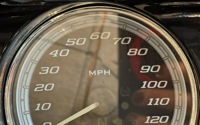 2021 Harley-Davidson® Ultra Limited Gauntlet Gray Metallic/Vivid Black FLHTK