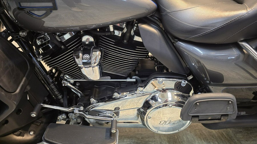 2021 Harley-Davidson® Ultra Limited Gauntlet Gray Metallic/Vivid Black FLHTK