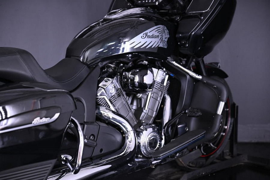 2021 Indian Motorcycle® Challenger® Limited Thunder Black Pearl