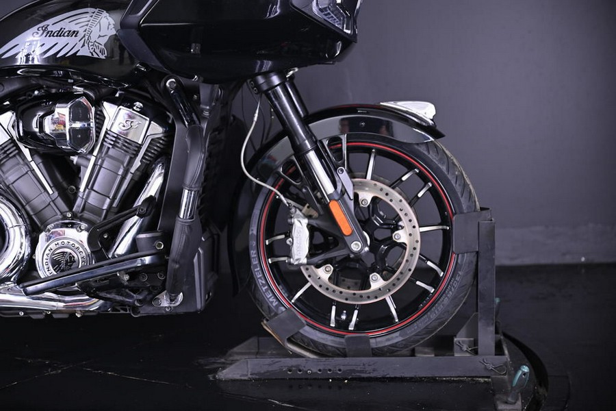 2021 Indian Motorcycle® Challenger® Limited Thunder Black Pearl