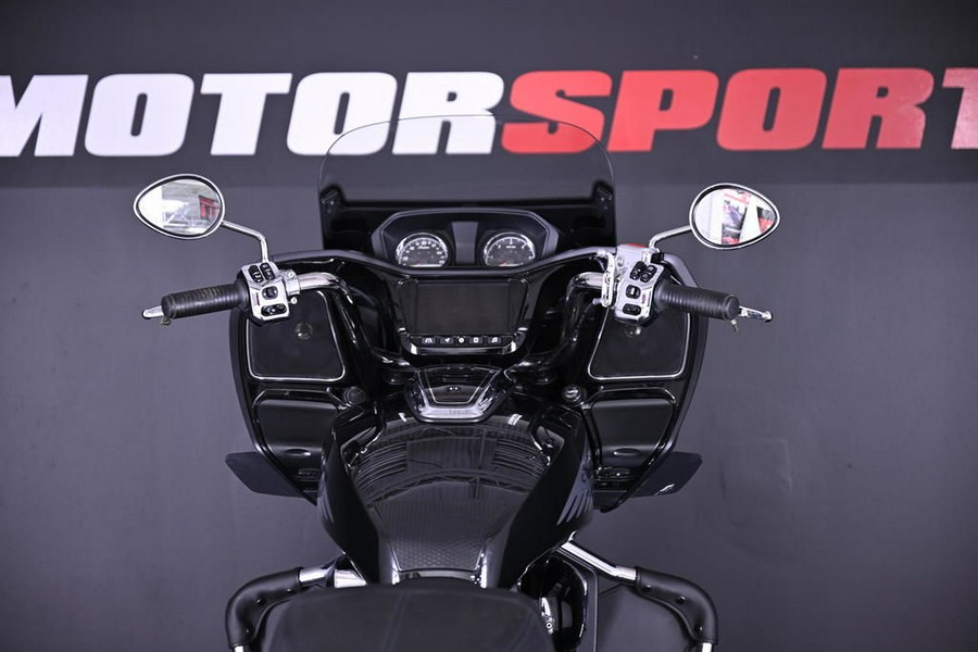 2021 Indian Motorcycle® Challenger® Limited Thunder Black Pearl