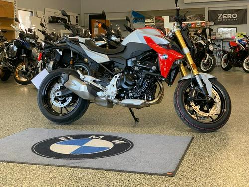 2020 BMW F 900 R Review (15 Fast Facts)