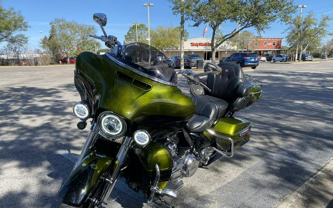 2017 Harley-Davidson® CVO™ Limited FLHTKSE