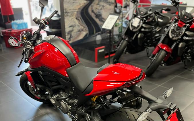 2025 Ducati Monster 937+