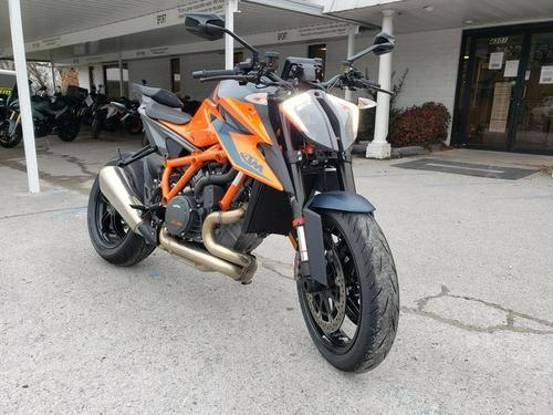 2020 KTM 1290 Super Duke R Review (19 Fast Facts)