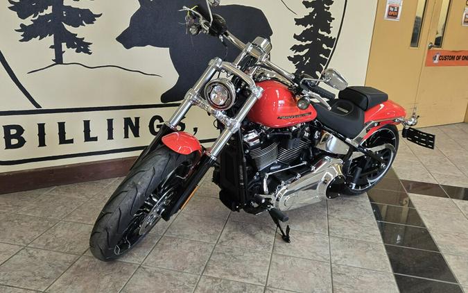 2026 Harley-Davidson® Breakout® Blood Orange Chrome Trim