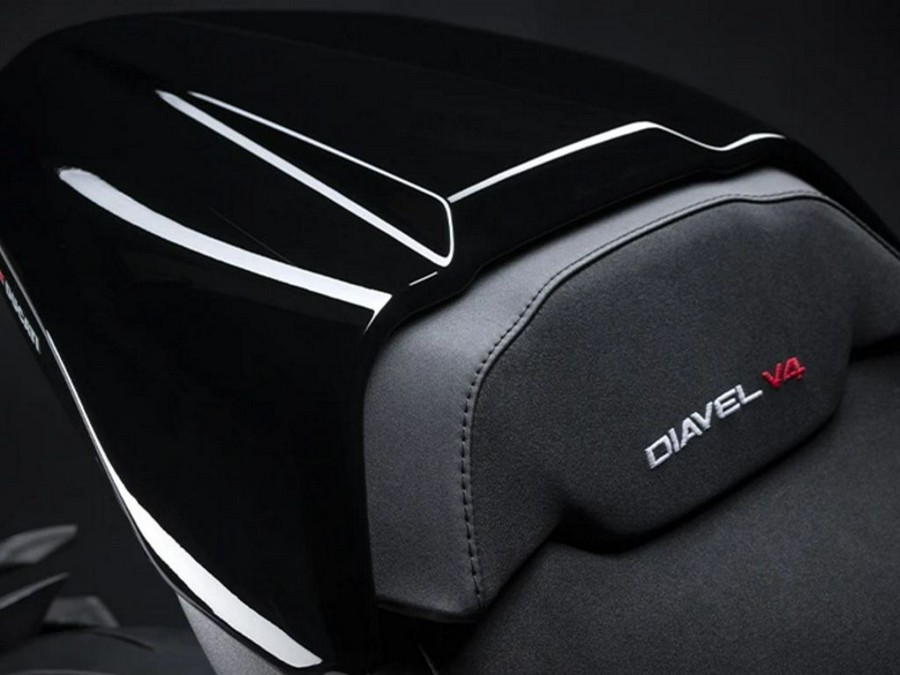 2024 Ducati Diavel V4 Black