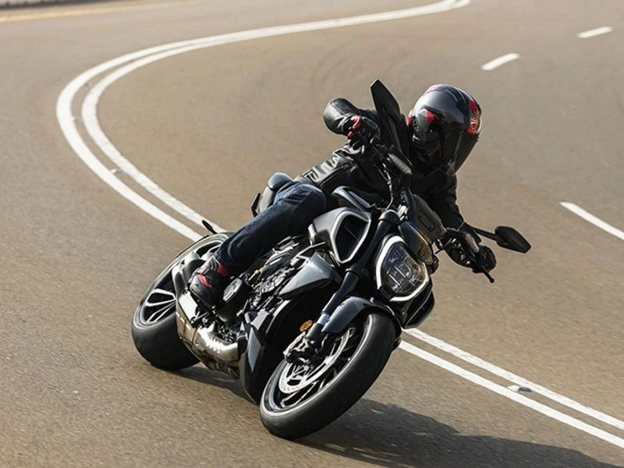 2024 Ducati Diavel V4 Black