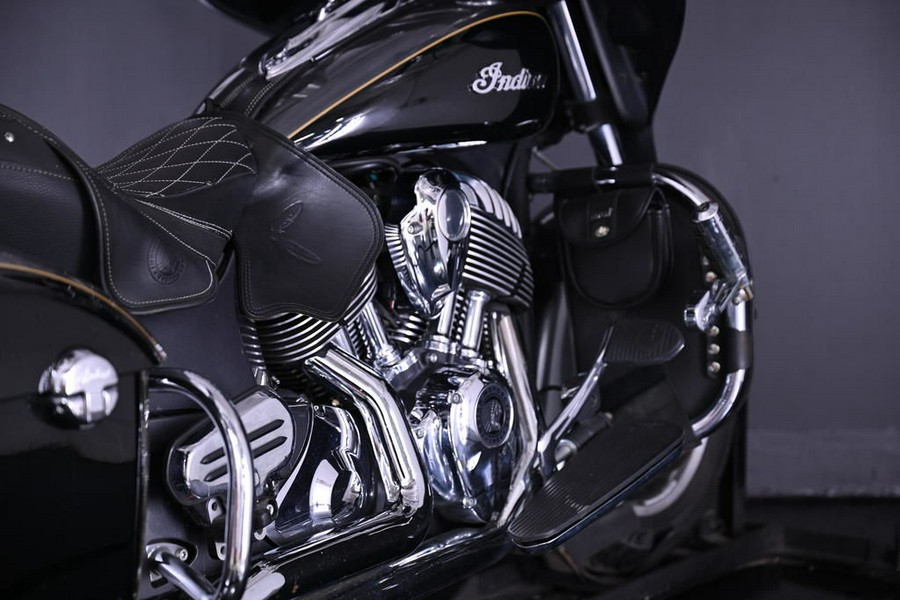 2016 Indian Motorcycle® Roadmaster® Steel Gray and Thunder Black