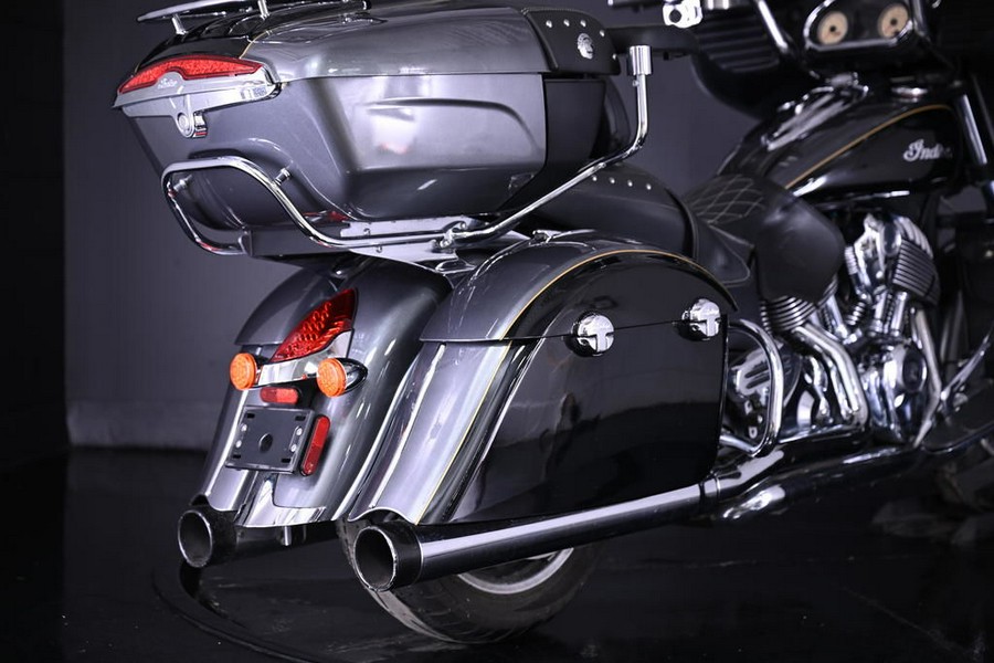 2016 Indian Motorcycle® Roadmaster® Steel Gray and Thunder Black