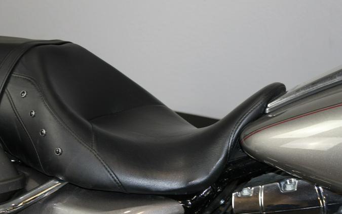 Harley-Davidson® Road King® 2016 Billet Silver