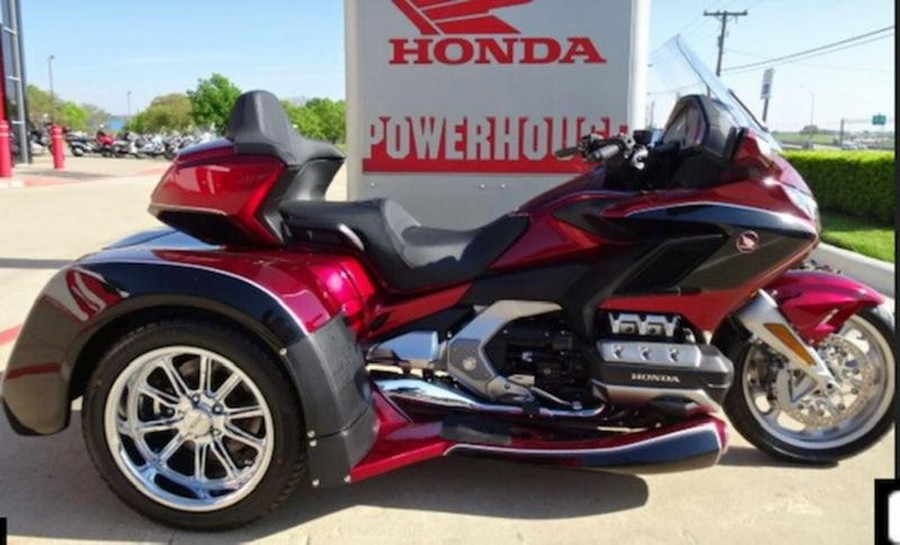 2020 Honda® Gold Wing Tour Automatic DCT Candy Ardent Red/Black