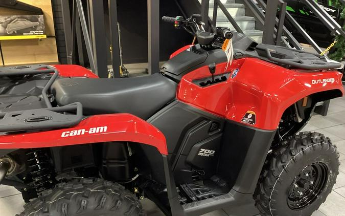 2024 Can-Am™ OutlanderT DPS 700