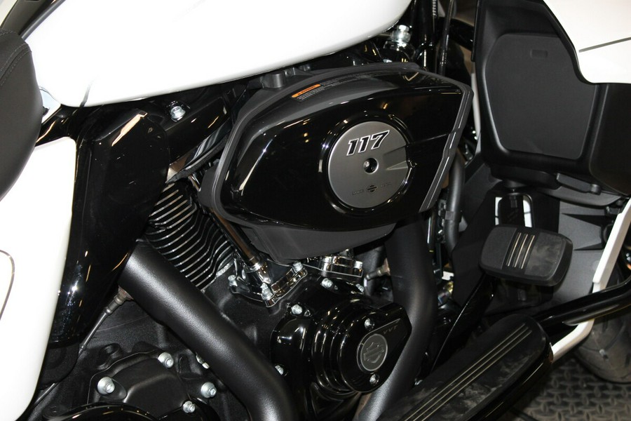Harley-Davidson® Street Glide Limited 2026 FLHXL 84670994 WHITE ONYX PRL W/ PINSTRIPE