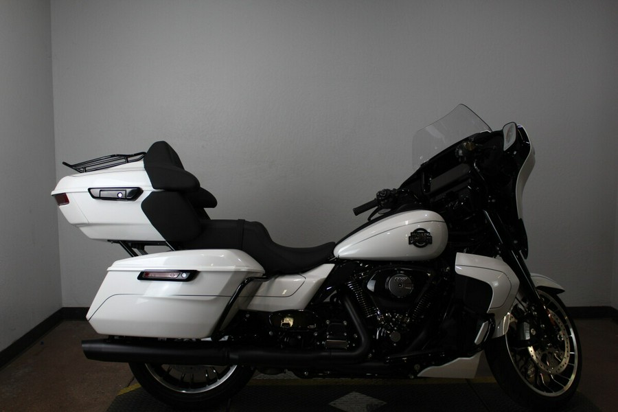 Harley-Davidson® Street Glide Limited 2026 FLHXL 84670994 WHITE ONYX PRL W/ PINSTRIPE