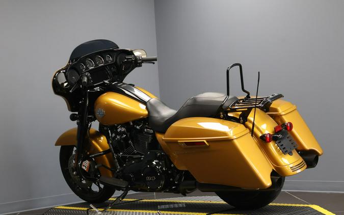 2023 Harley-Davidson® Street Glide® Special Prospect Gold - Black Finish