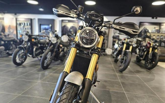 2024 Triumph Scrambler 1200 XE Sapphire Black