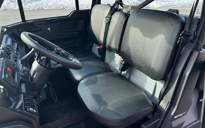 2026 Can-Am Defender DPS CAB