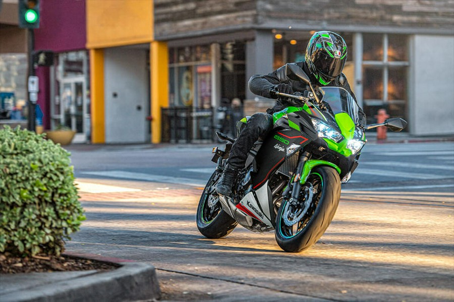 2023 Kawasaki Ninja 650 KRT Edition