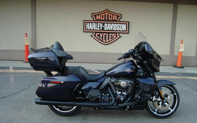 2025 Harley-Davidson® Street Glide® Ultra Mystic Shift - Black Finish