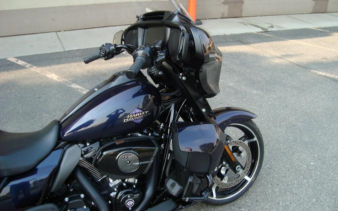 2025 Harley-Davidson® Street Glide® Ultra Mystic Shift - Black Finish