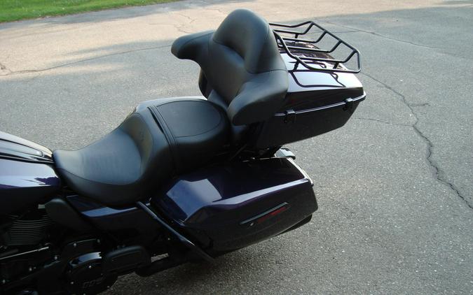 2025 Harley-Davidson® Street Glide® Ultra Mystic Shift - Black Finish