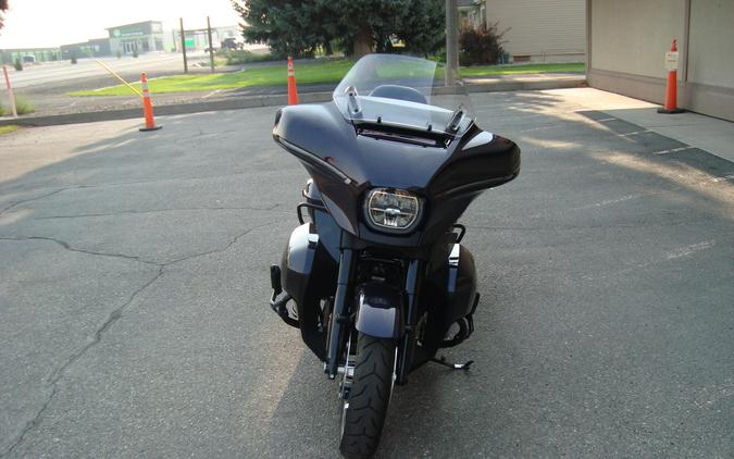 2025 Harley-Davidson® Street Glide® Ultra Mystic Shift - Black Finish