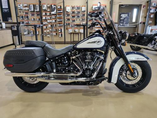 2018 Harley-Davidson Softail Heritage Classic 114 Review — From...