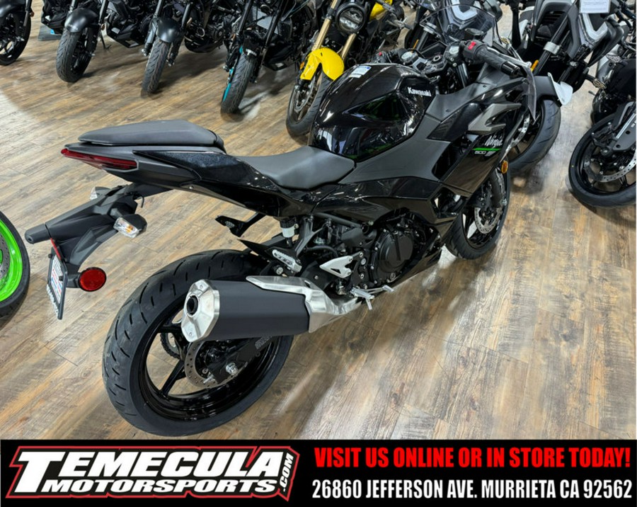 2024 Kawasaki Ninja® 500 Base