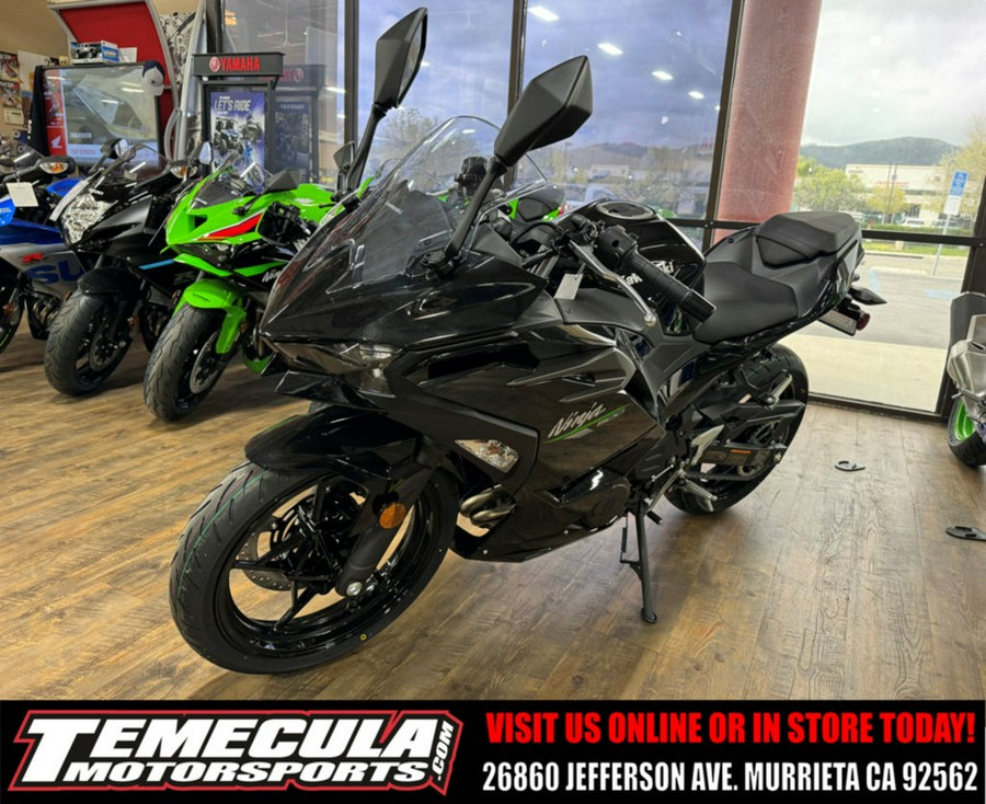 2024 Kawasaki Ninja® 500 Base