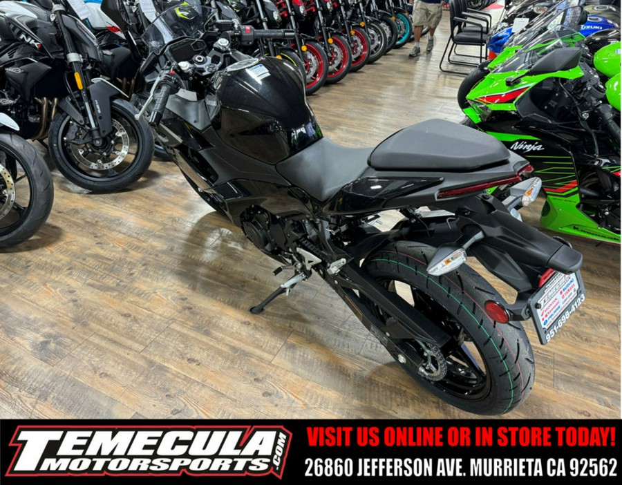 2024 Kawasaki Ninja® 500 Base