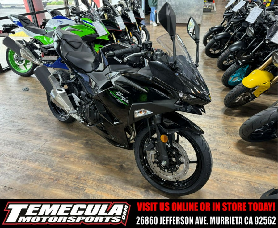 2024 Kawasaki Ninja® 500 Base