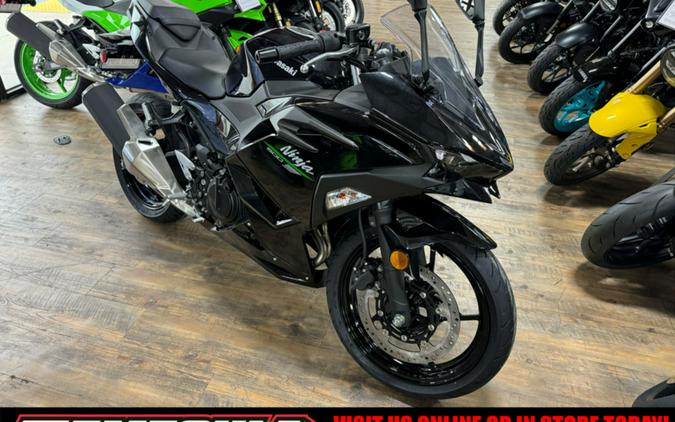 2024 Kawasaki Ninja® 500 Base