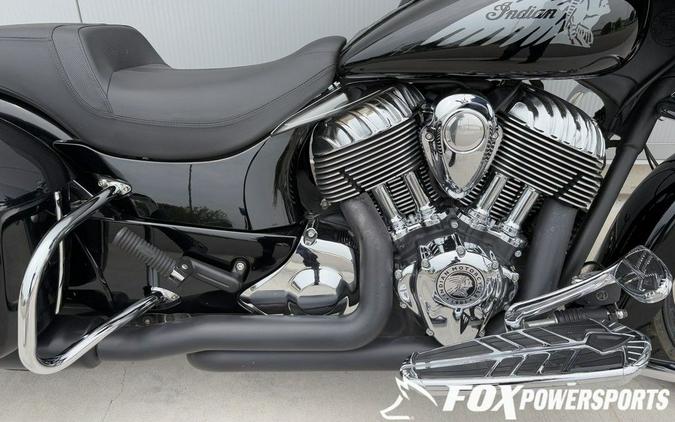 2017 Indian Motorcycle® Chieftain® Limited Thunder Black