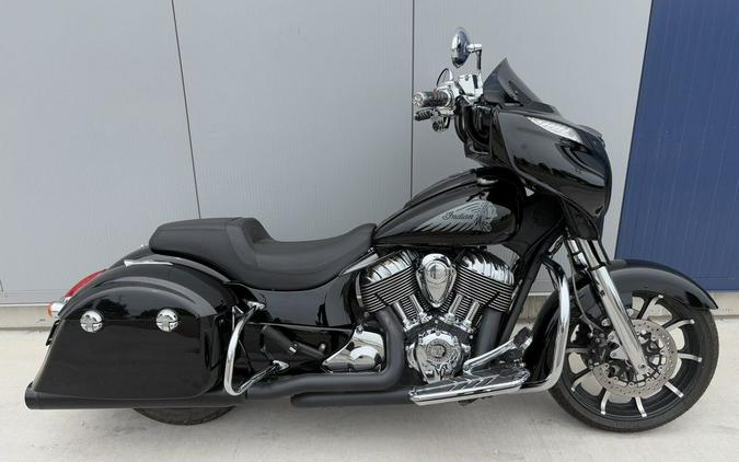 2017 Indian Motorcycle® Chieftain® Limited Thunder Black