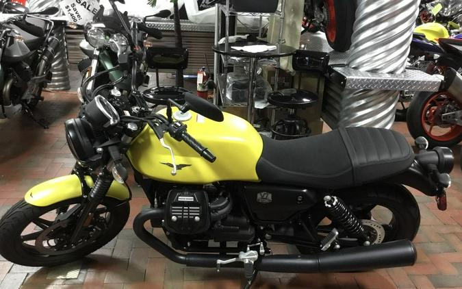 2022 Moto Guzzi V7 Stone E5