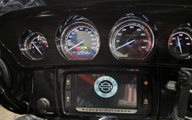FLHXSE 2017 CVO Street Glide