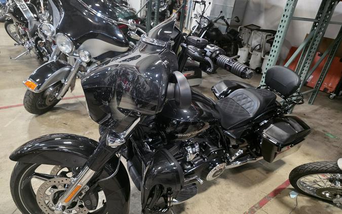 FLHXSE 2017 CVO Street Glide