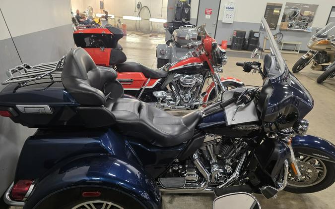 FLHTCUTG 2014 Tri Glide Ultra