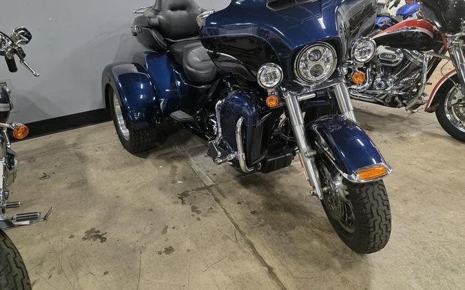 FLHTCUTG 2014 Tri Glide Ultra