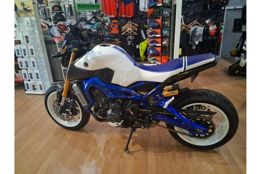2015 FZ-09 - Yamaha