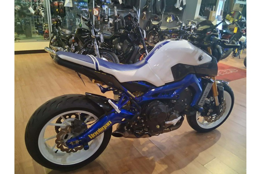 2015 FZ-09 - Yamaha