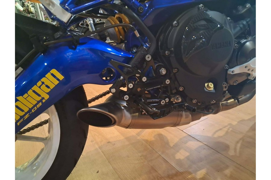 2015 FZ-09 - Yamaha